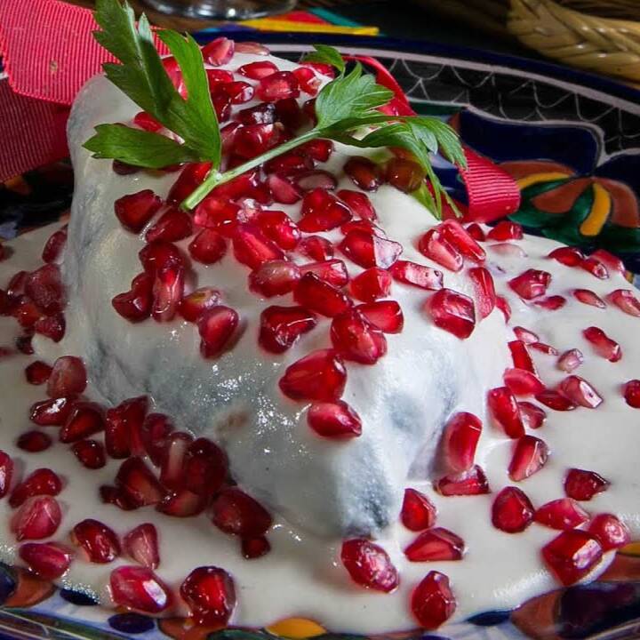 Chile en nogada con Torta