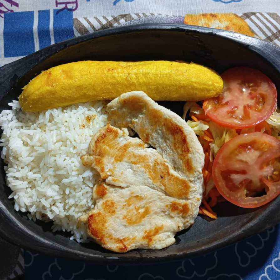 Almuerzo Ejecutivo con Filete de Pollo