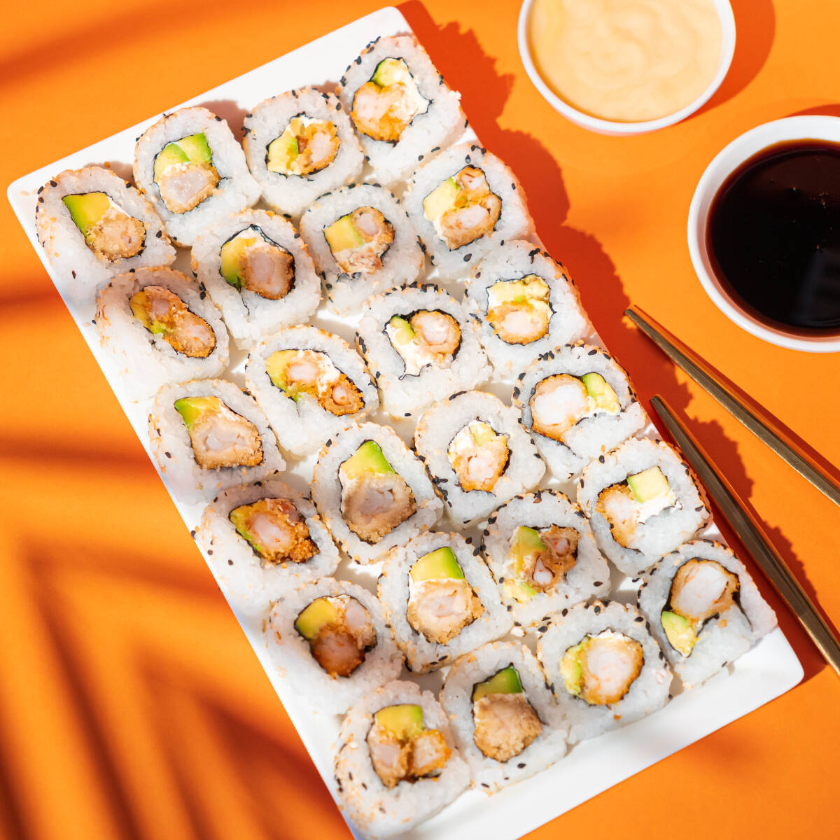 24 Bocados de Sushi Camarón Fresco