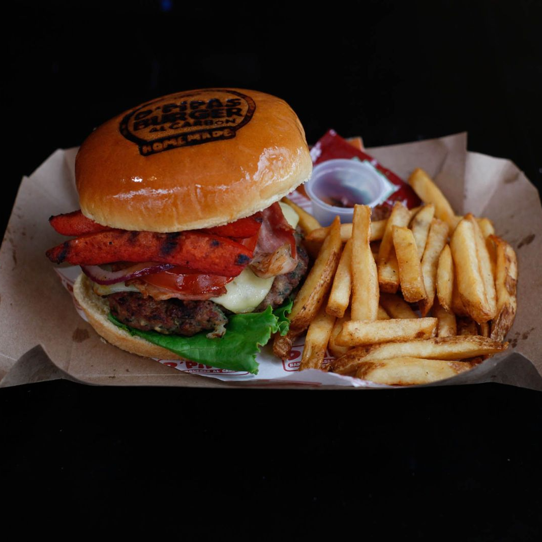 C´SALCHICHA ASADA y PAPAS