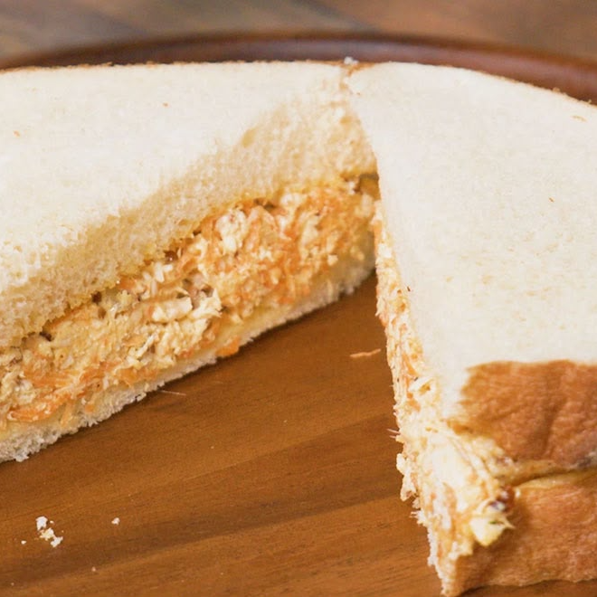 Pan con Pollo + mayonesa y Papas al Hilo