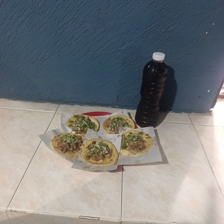 5 Taquitos y Una Jamaica