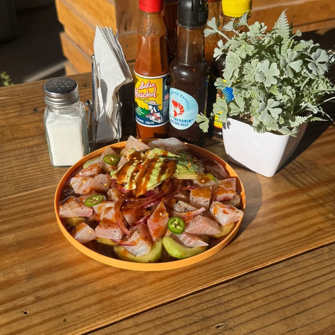 aguachile de callo de lobina