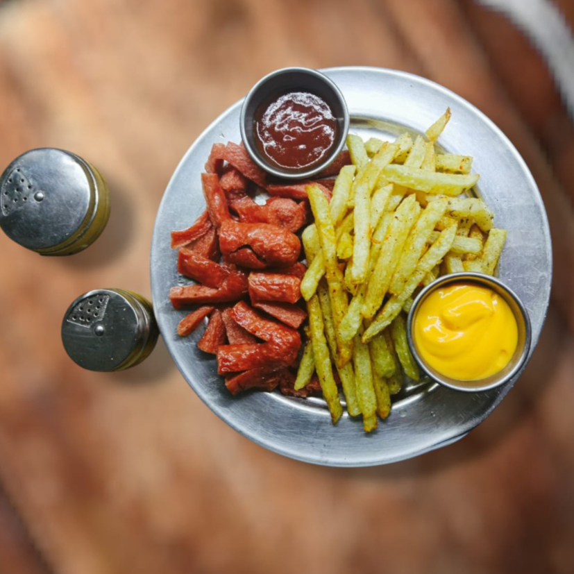 Orden de Papas (220gr) y Salchichas