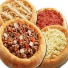 3 esfihas de carne, 1 esfiha de calabresa, 1 esfiha de frango e 1 esfiha de queijo