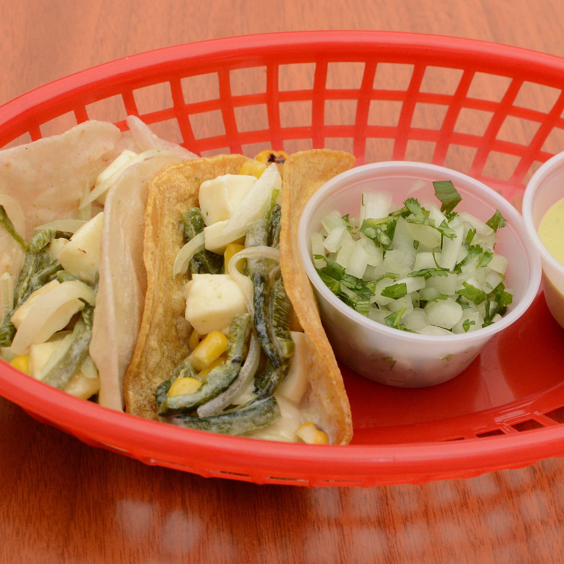 Taco de Rajas con Queso