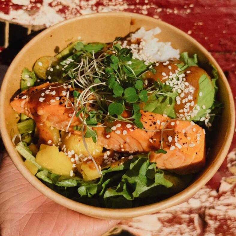 Poké Bowl de Salmón