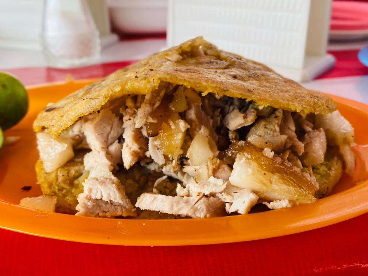Tacos Y Carnitas "El Bronk's".
