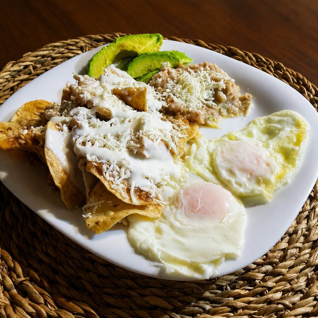 Chilaquiles con Huevo