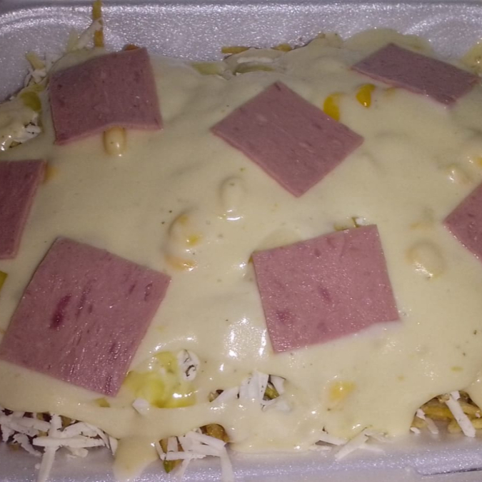 SALCHI ITALO GRATINADA + BEBIDA 250ML