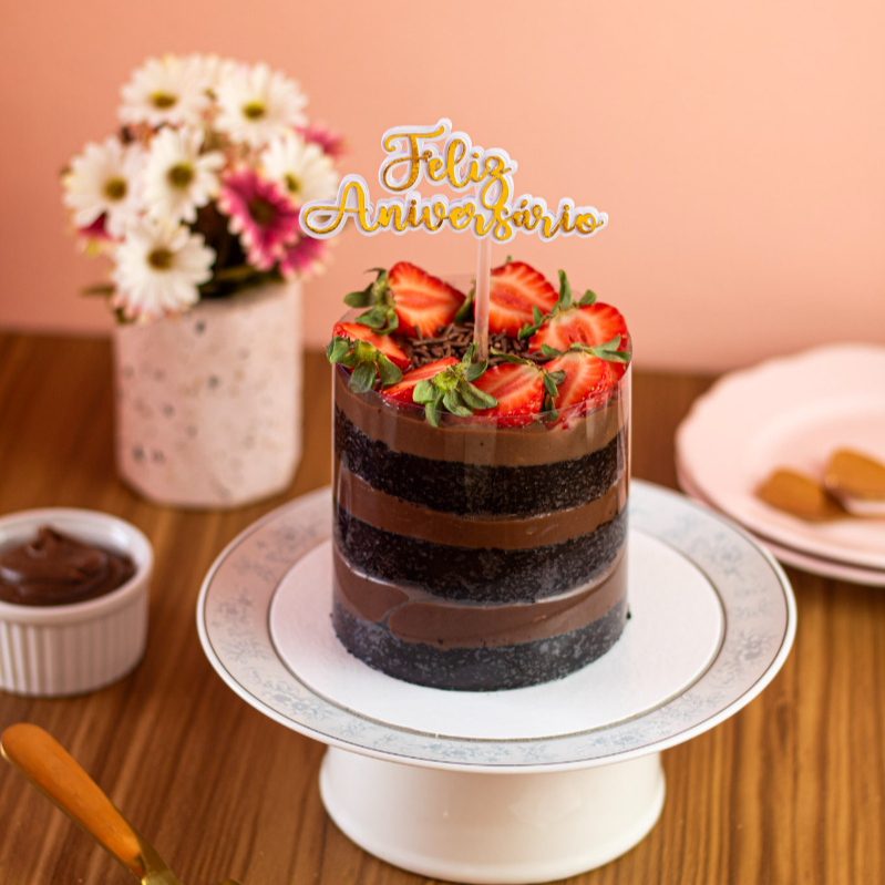 Rende de 4 a 6 fatias mini bolo bem recheado e molhadinho na medida certa!!