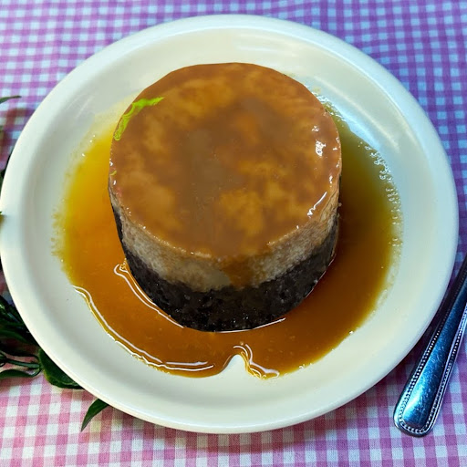 Chocoflan individual con caramelo