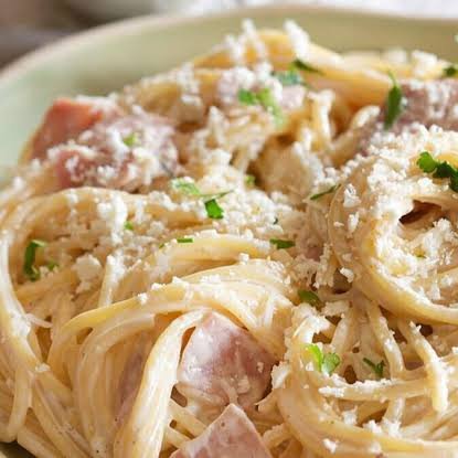 SPAGUETTI MIXTO CON POLLO & CARNES FRIAS