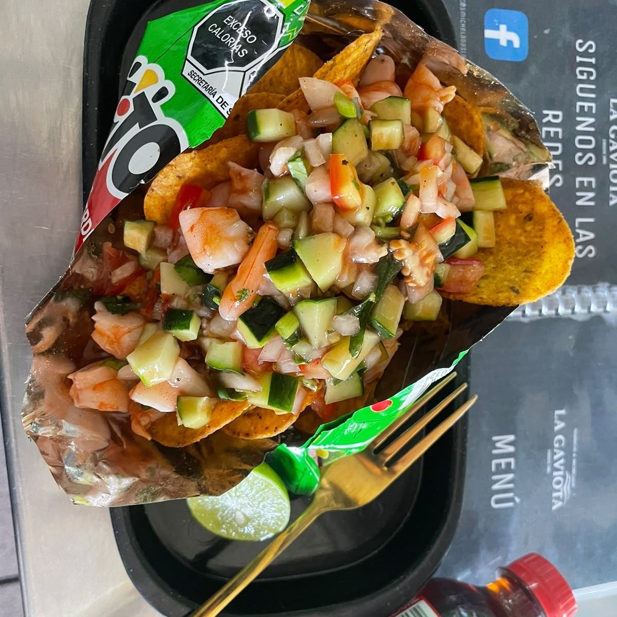 TOSTITOS CON CEVICHE Y CAMARONES