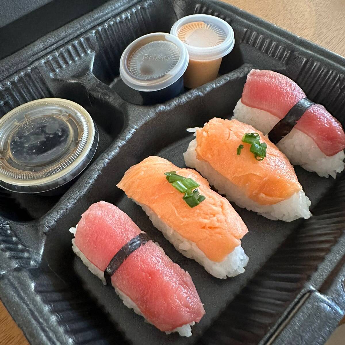 Orden Nigiri de Salmón (4 Piezas)
