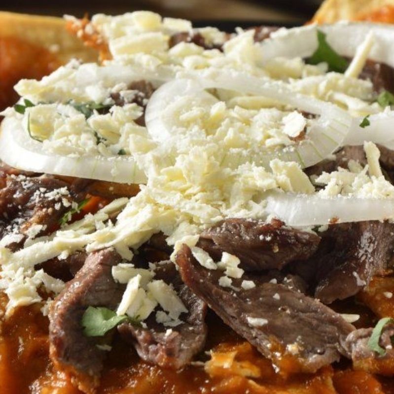 Chilaquiles Rojos Pollo y Asada