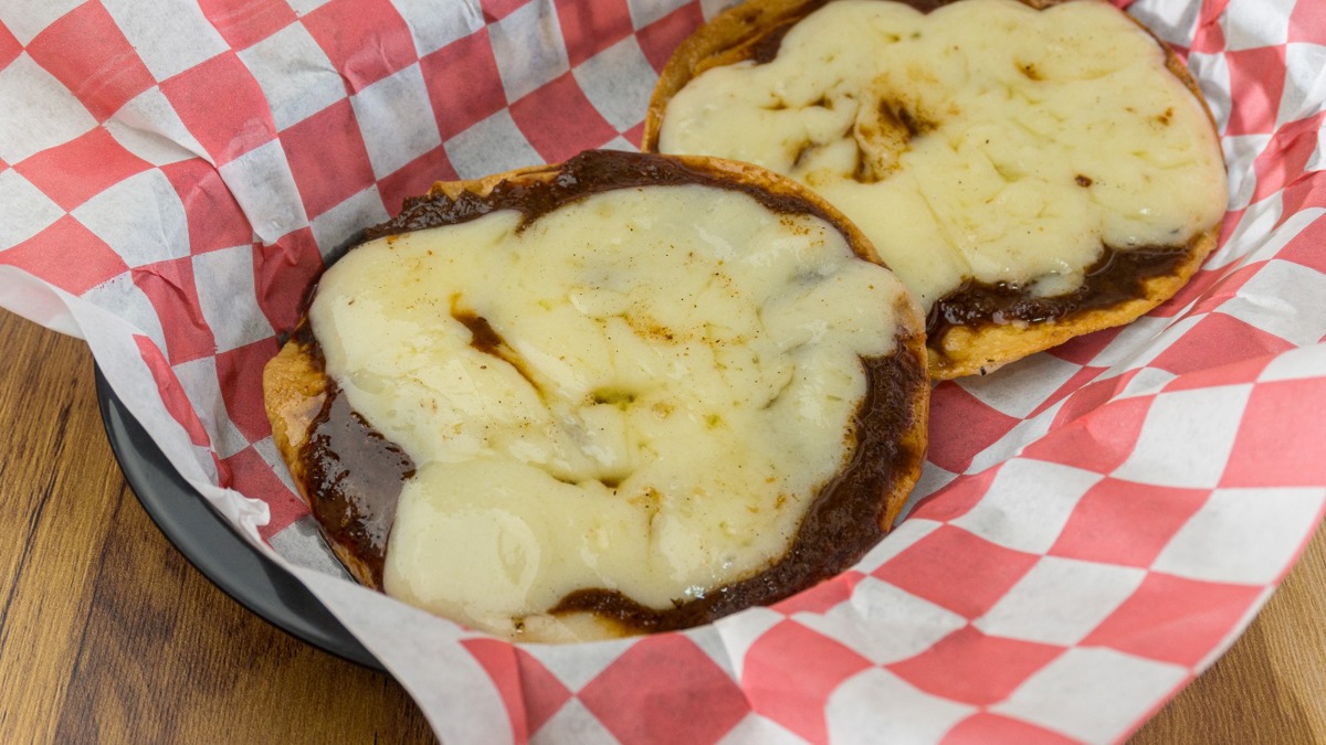 TORTILLAS CON ASIENTOS Y QUESO