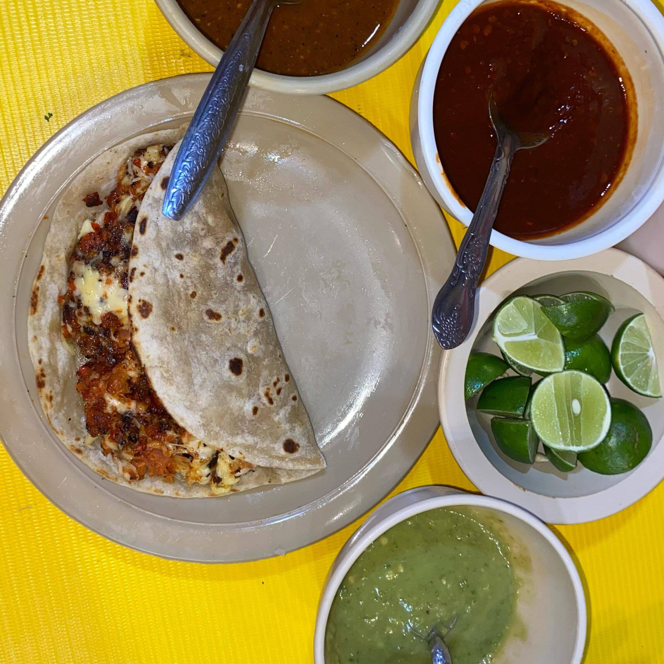 Taco de Pastor Tortilla de Harina y Queso