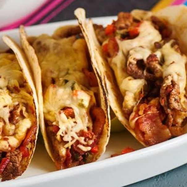 Taco de Longaniza con Queso Tortilla Normal