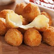 Bolitas queso manchego empanizadas