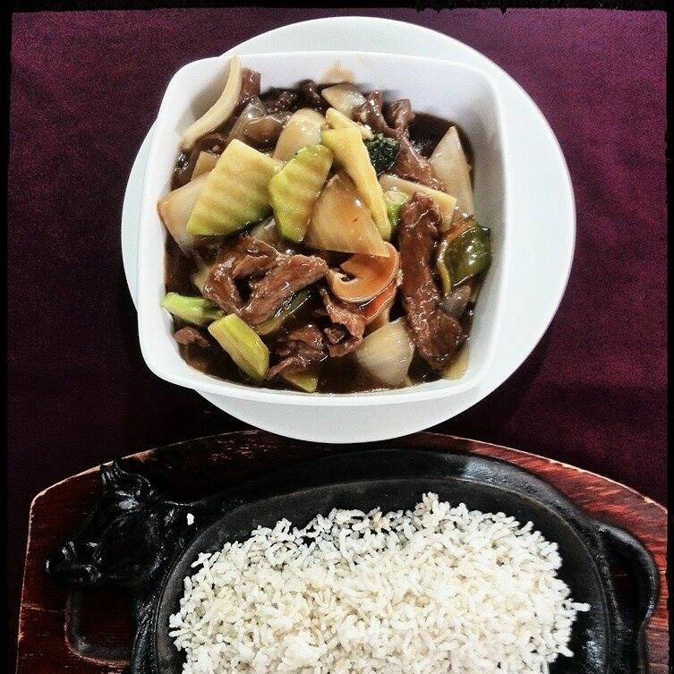 70. Wooba Arroz Tostado con Carne de Res