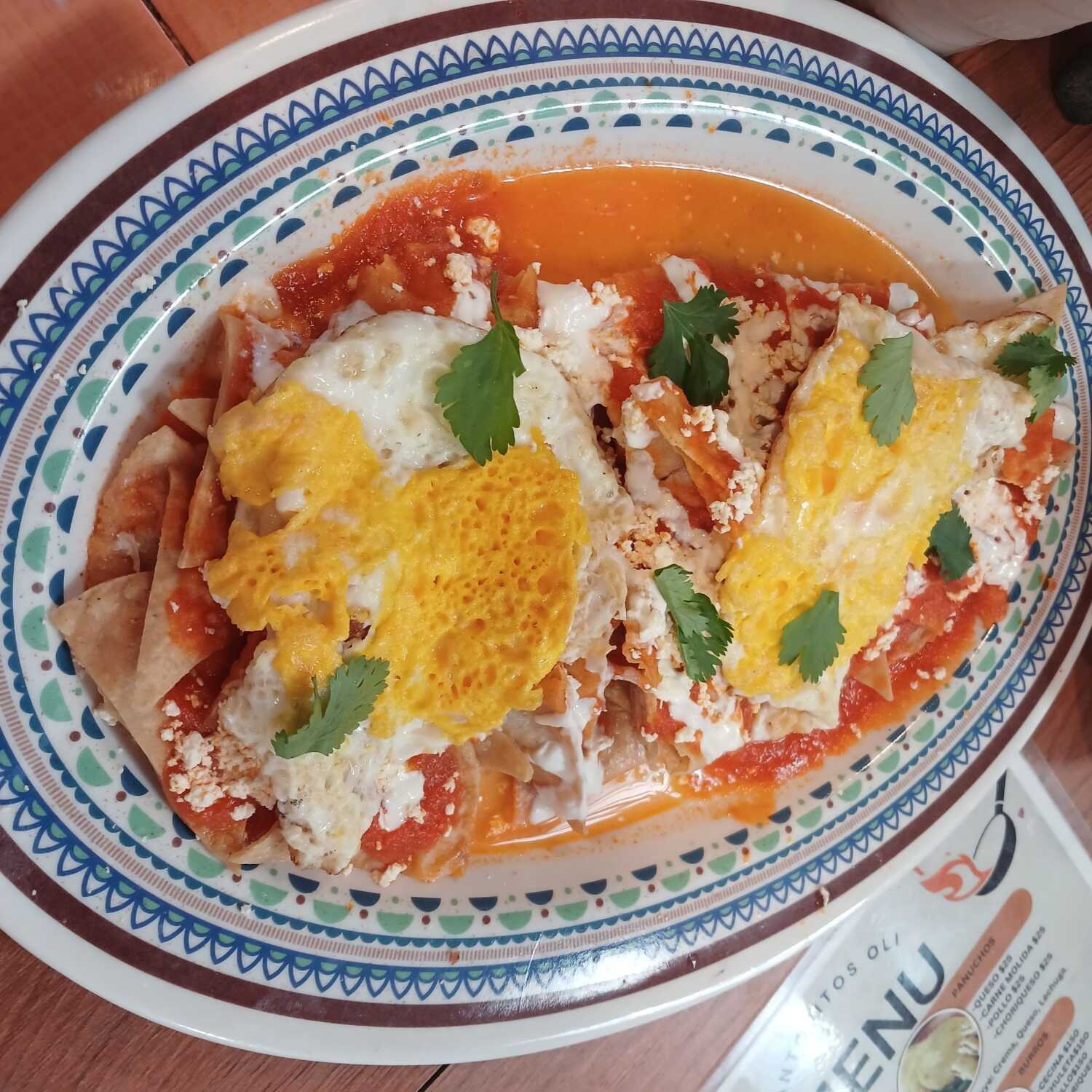 CHILAQUILES ROJOS CON HUEVO