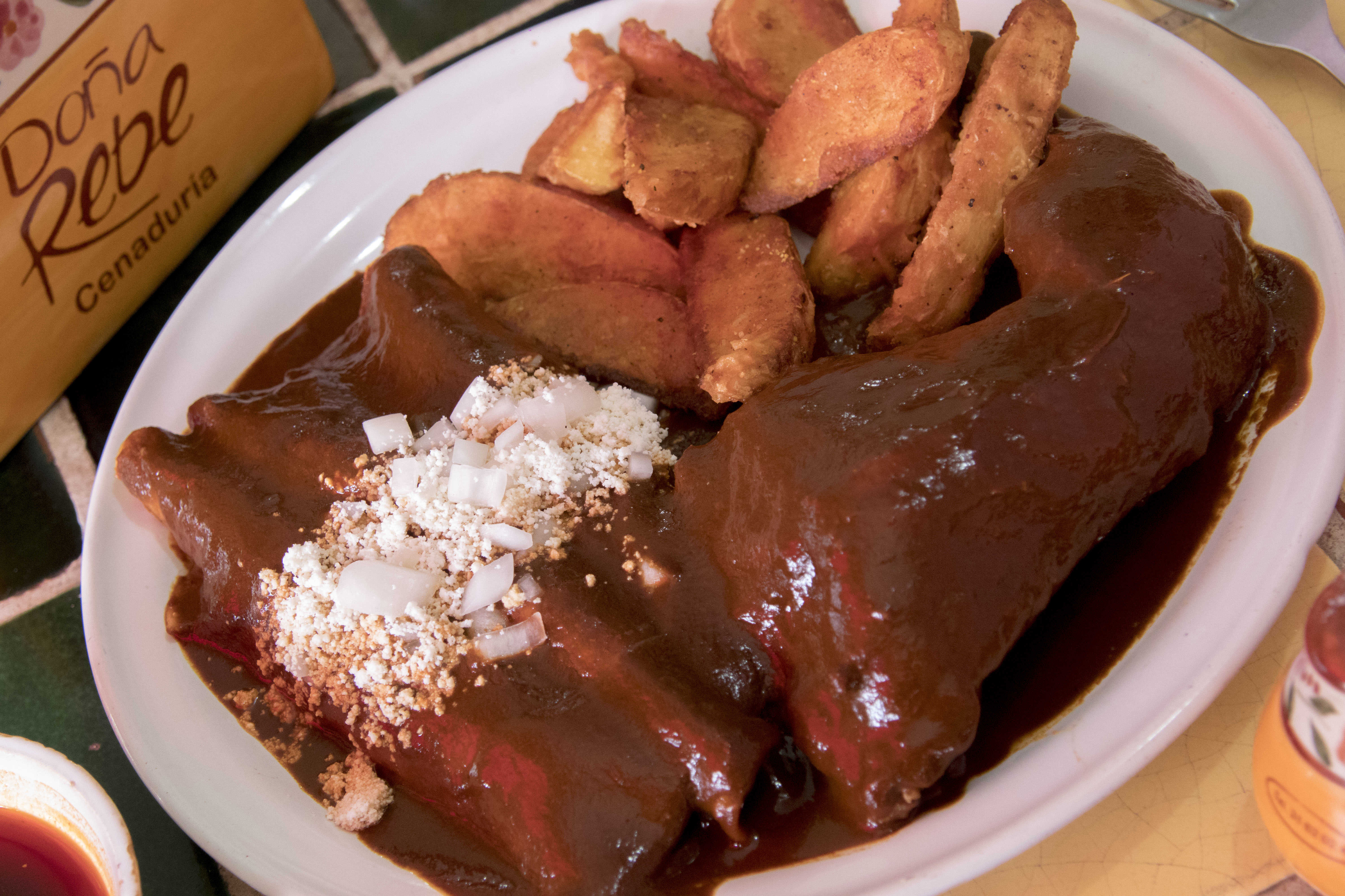 Orden de Pollo con Mole