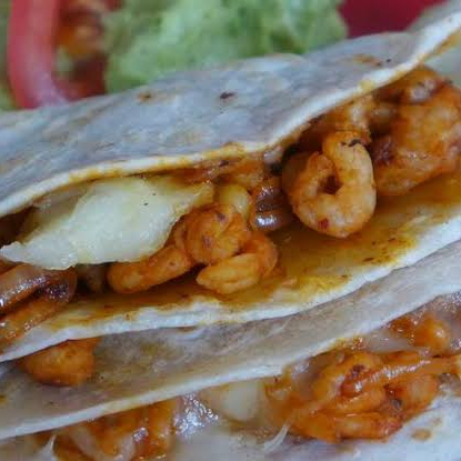 Montado de harina de camarón en chipotle