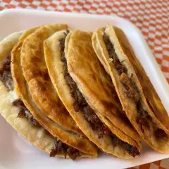 Combo 3 Quesabirrias y Coca Cola de 600 Ml