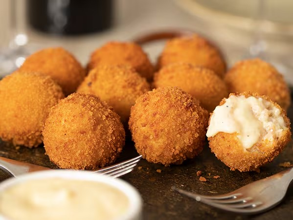 Compre um Carbonara Bites de 6 unidades e por mais 5 reais leve para casa um Carbonara Bites de 10 unidades.