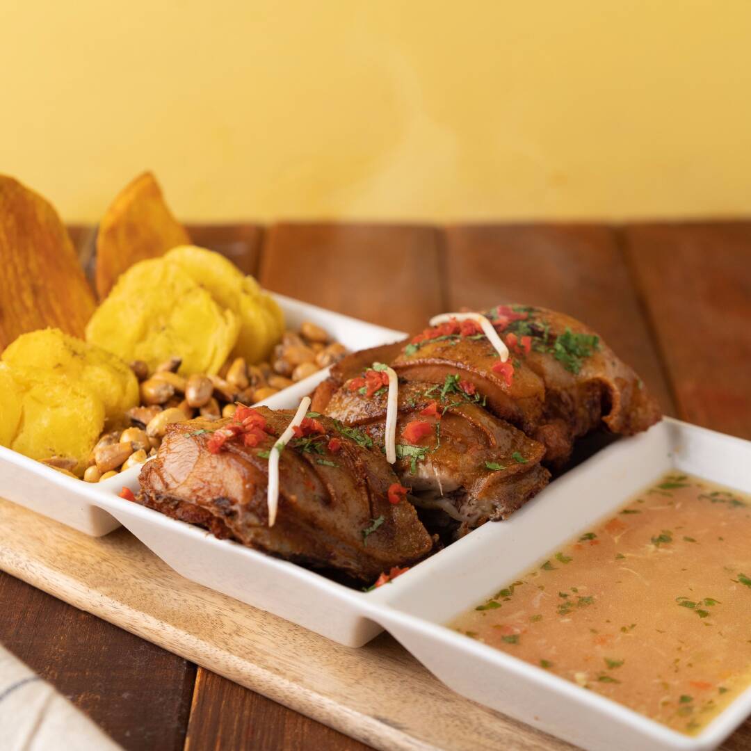 Chicharrón de Gallina + Bebida 500ml