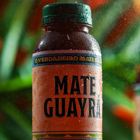 Refrescante e saboroso, o Mate Guayrá Orgânico com Limão combina o autêntico chá-mate orgânico com o toque cítrico e leve do limão. Uma bebida gelada, perfeita para acompanhar suas refeições, trazendo mais frescor e energia para o seu dia. Produzido com ingredientes selecionados, sem conservantes e com o sabor natural que conquista a cada gole.
💰 Geladinho e pronto para beber! 🍋❄️