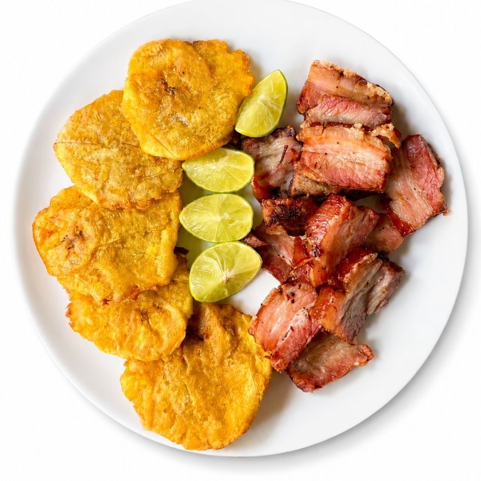 Chicharrón Asado con Tostones