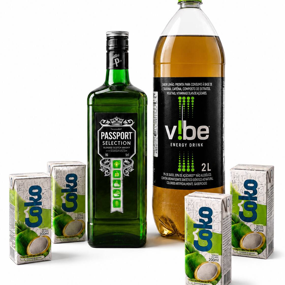 Combo completo com 1 Whisky Passport Selection, 1 energético Vibe 2 L e 5 gelos Coko sabor coco 200 ml. Perfeito para preparar drinks gelados e aproveitar com os amigos.