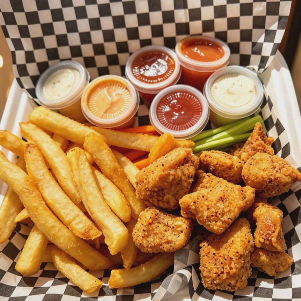 Boneless de 1 kg más Papas