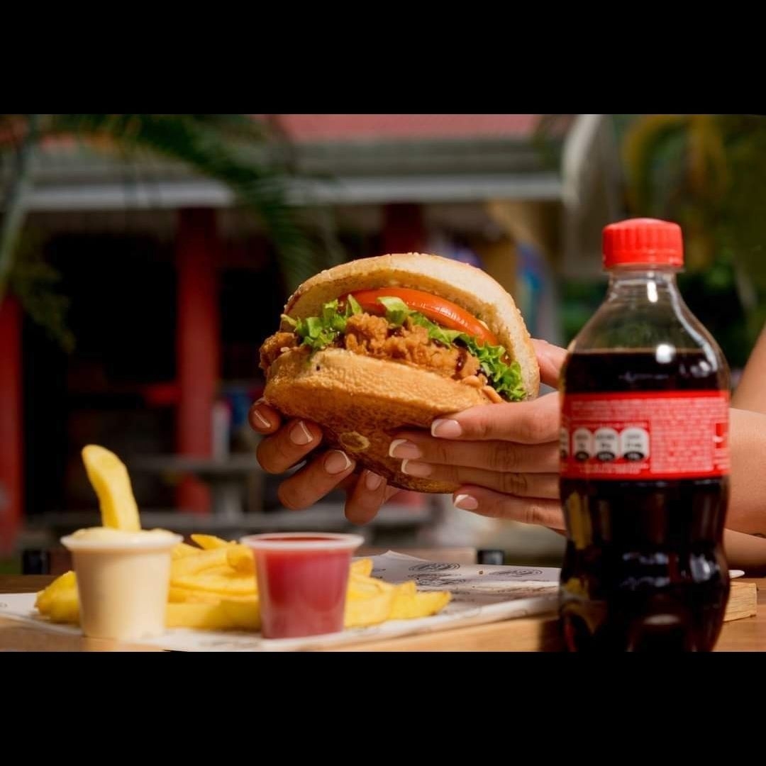 Combo 3 - Hamburguesa + Papas + Refresco 355ml