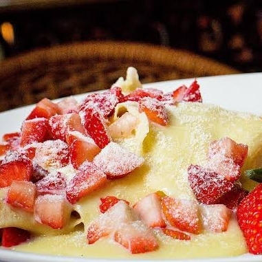 Chocolate branco Hershey's com morangos frescos