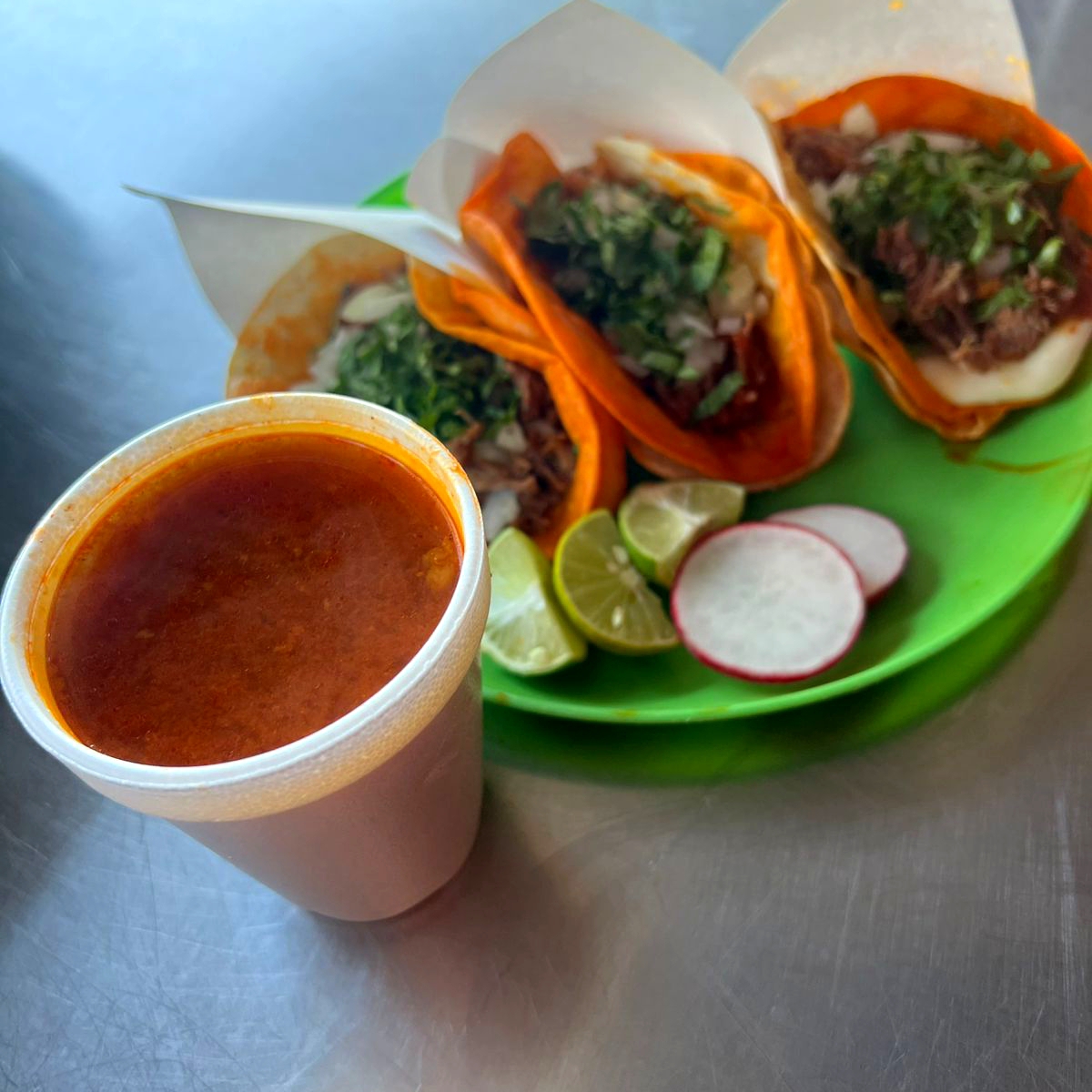 2 Tacos + 1 Quesataco de Maiz + Consomé