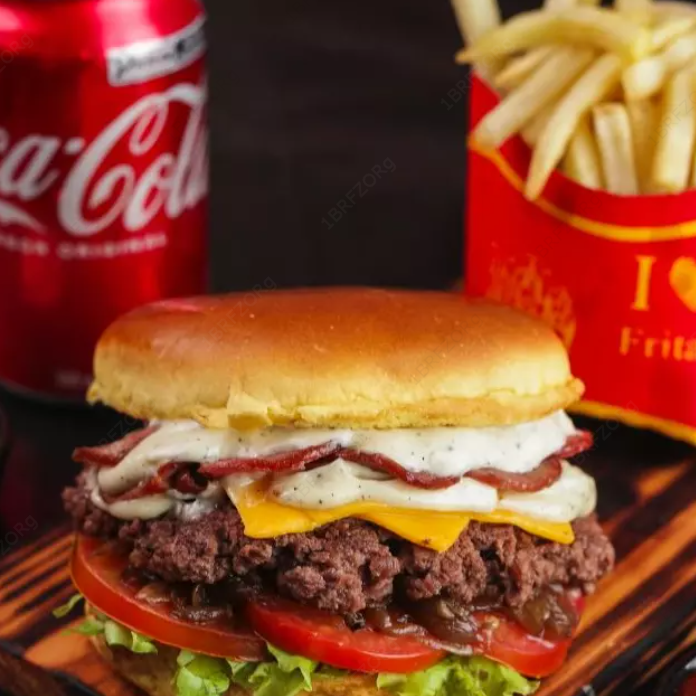 1x Nhonho Casabresa Artesanal, + batata frita 150g+ um refrigerante lata 350 ml da sua escolha.