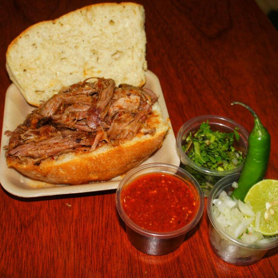 Combo Torta de Birria + Consomé