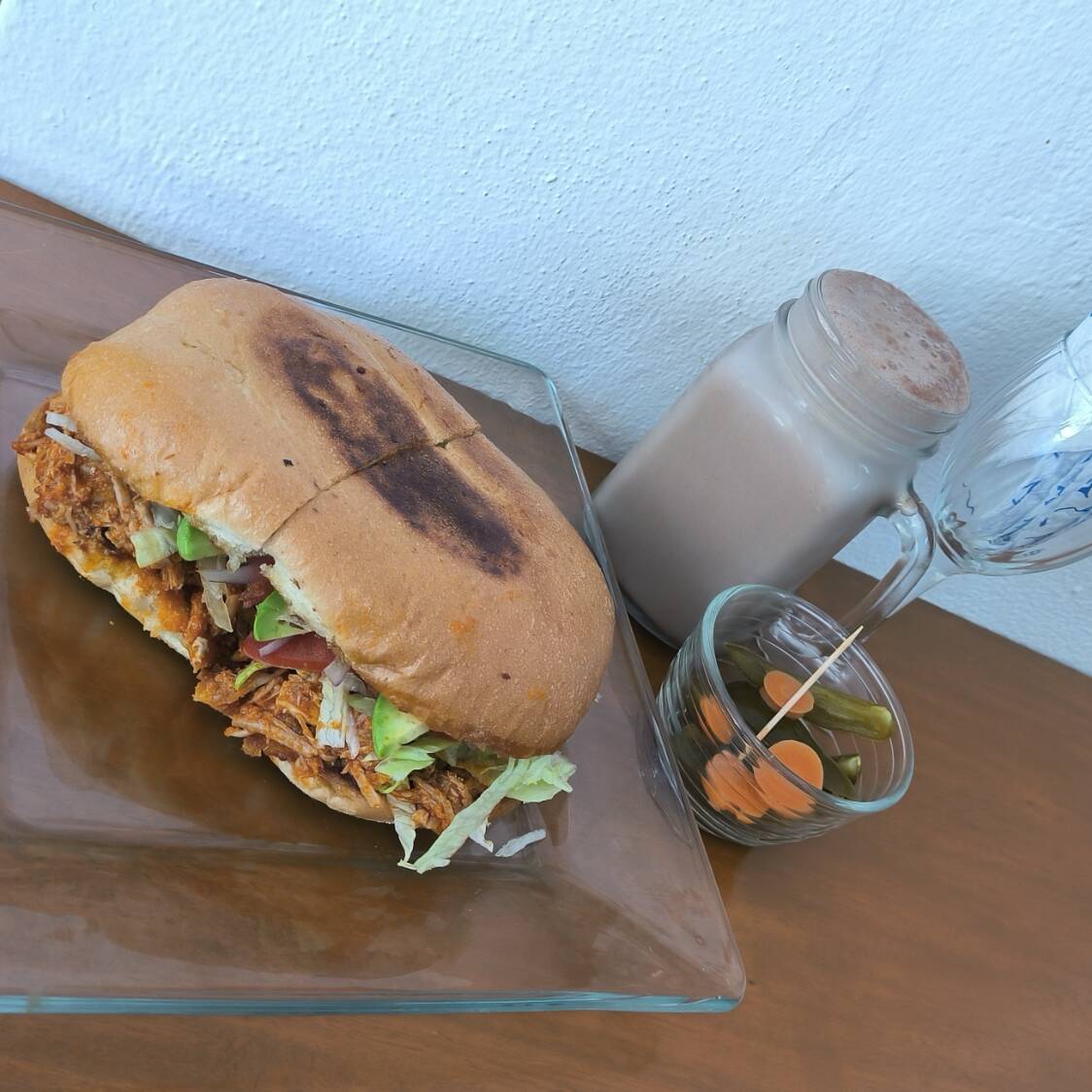 Torta Cubana con Licuado