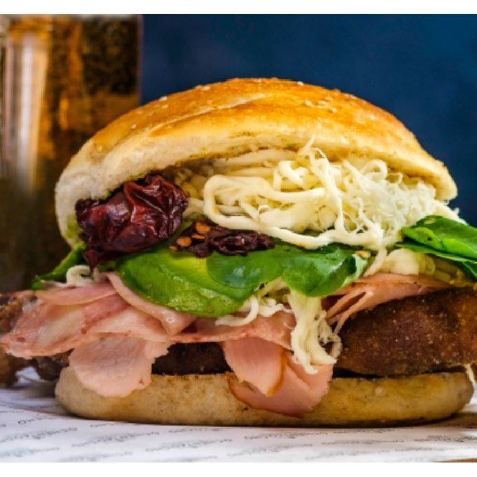 Cemita de carne enchilada