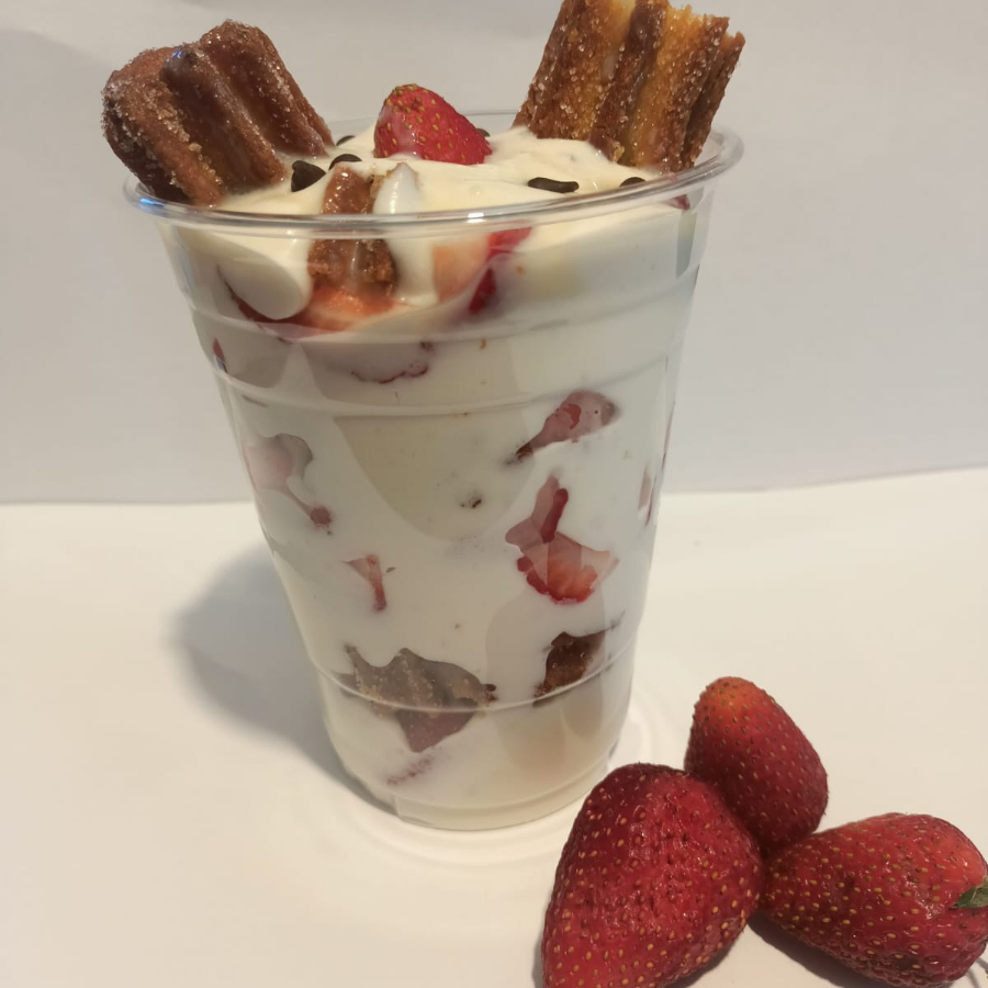 PROMOCIÓN DOMINGO FRESAS CHURROS CON CREMA