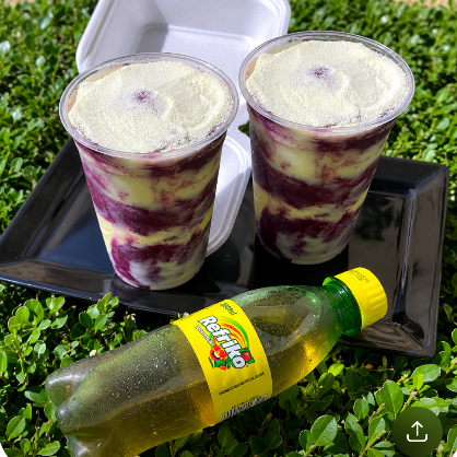 Um combo com 2 açaís de 300ml e um refri caçulinha