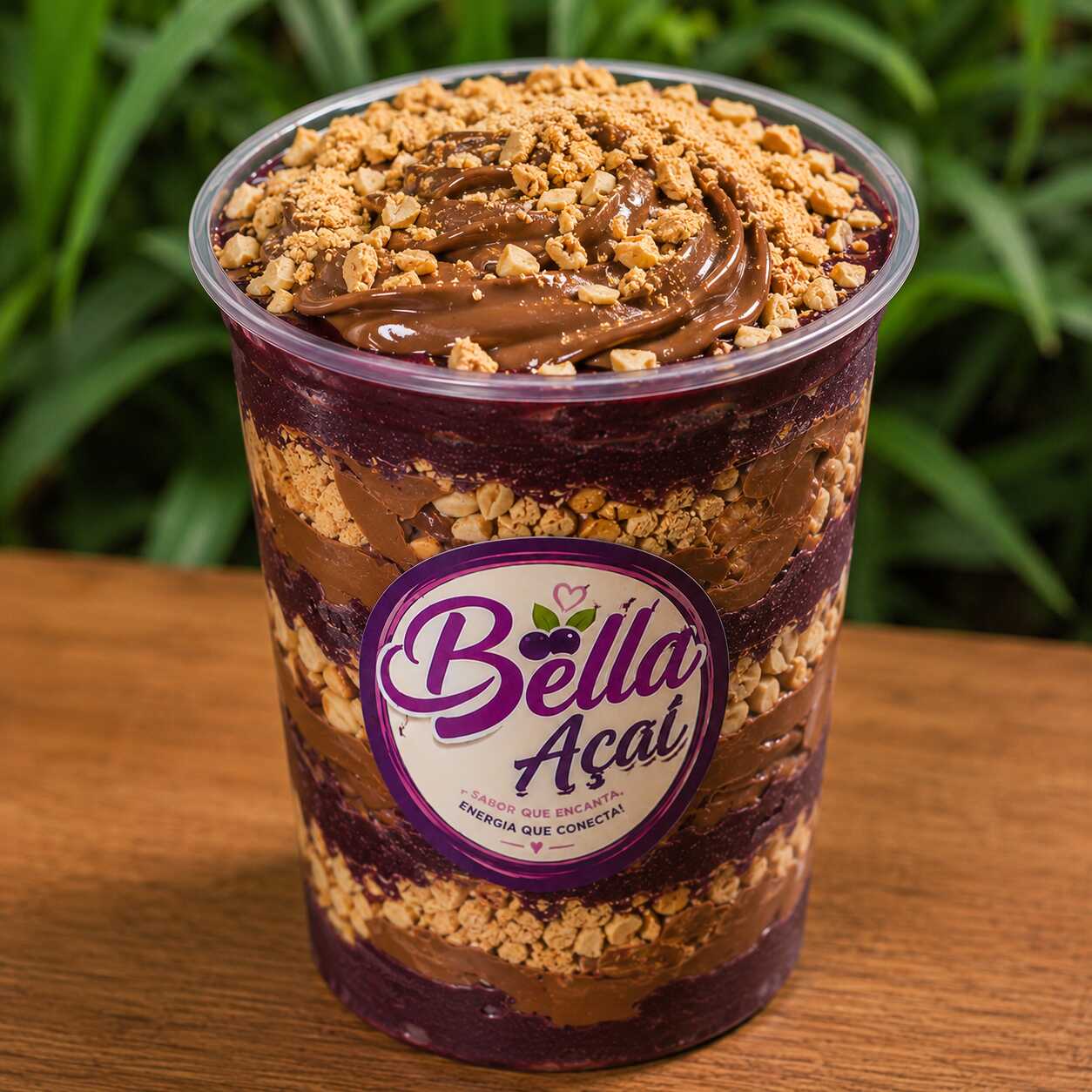 Açaí cremoso com paçoca, amendoim triturado e creme Bueno. Uma combinação super cremosa, crocante e irresistível para quem ama paçoca!