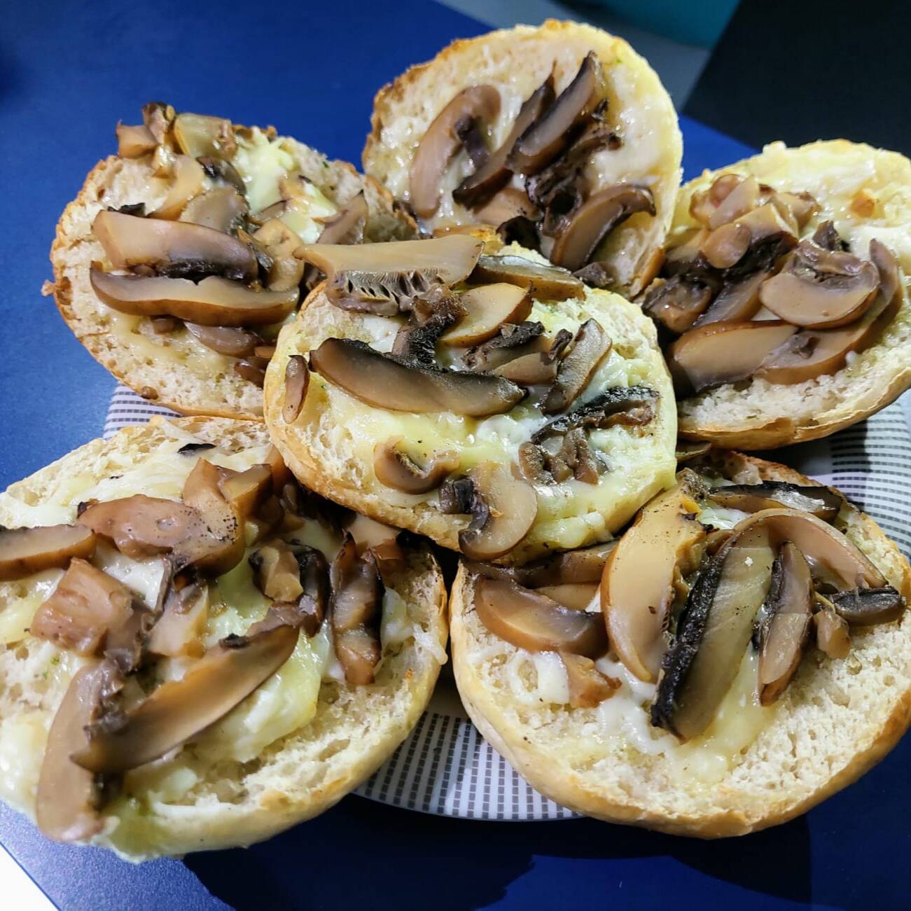 Orden Pan con Ajo, Queso Gouda E Ingrediente 🥖