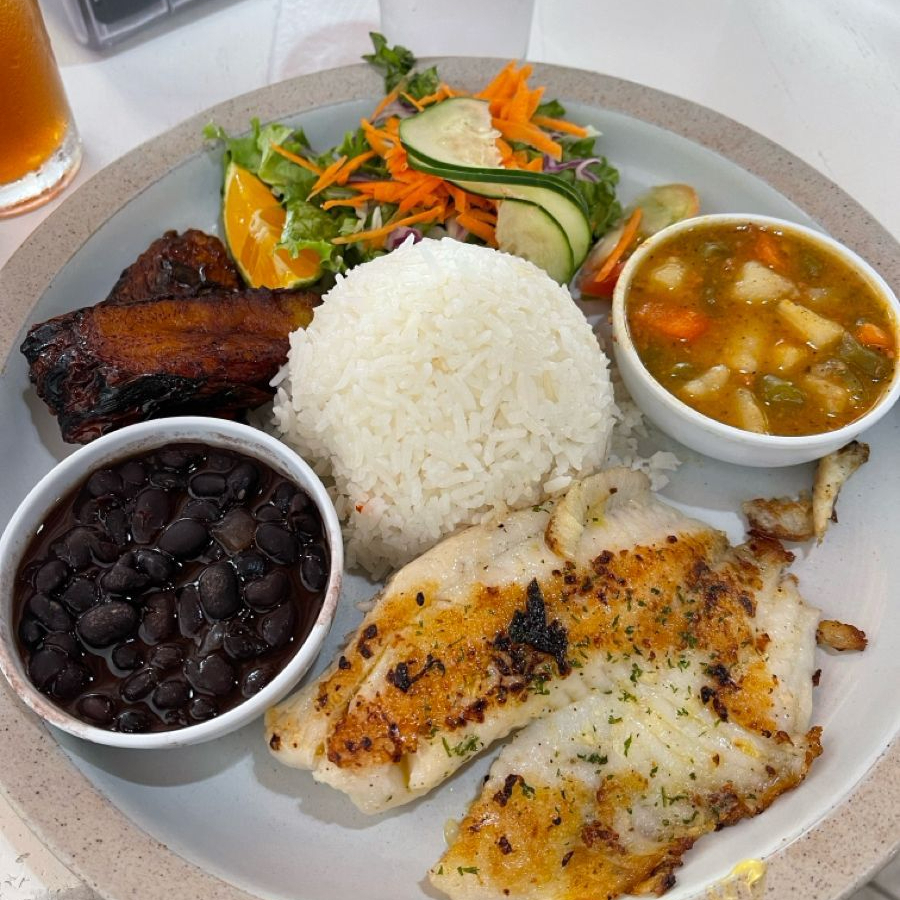 Casado Típico Costarricense Full