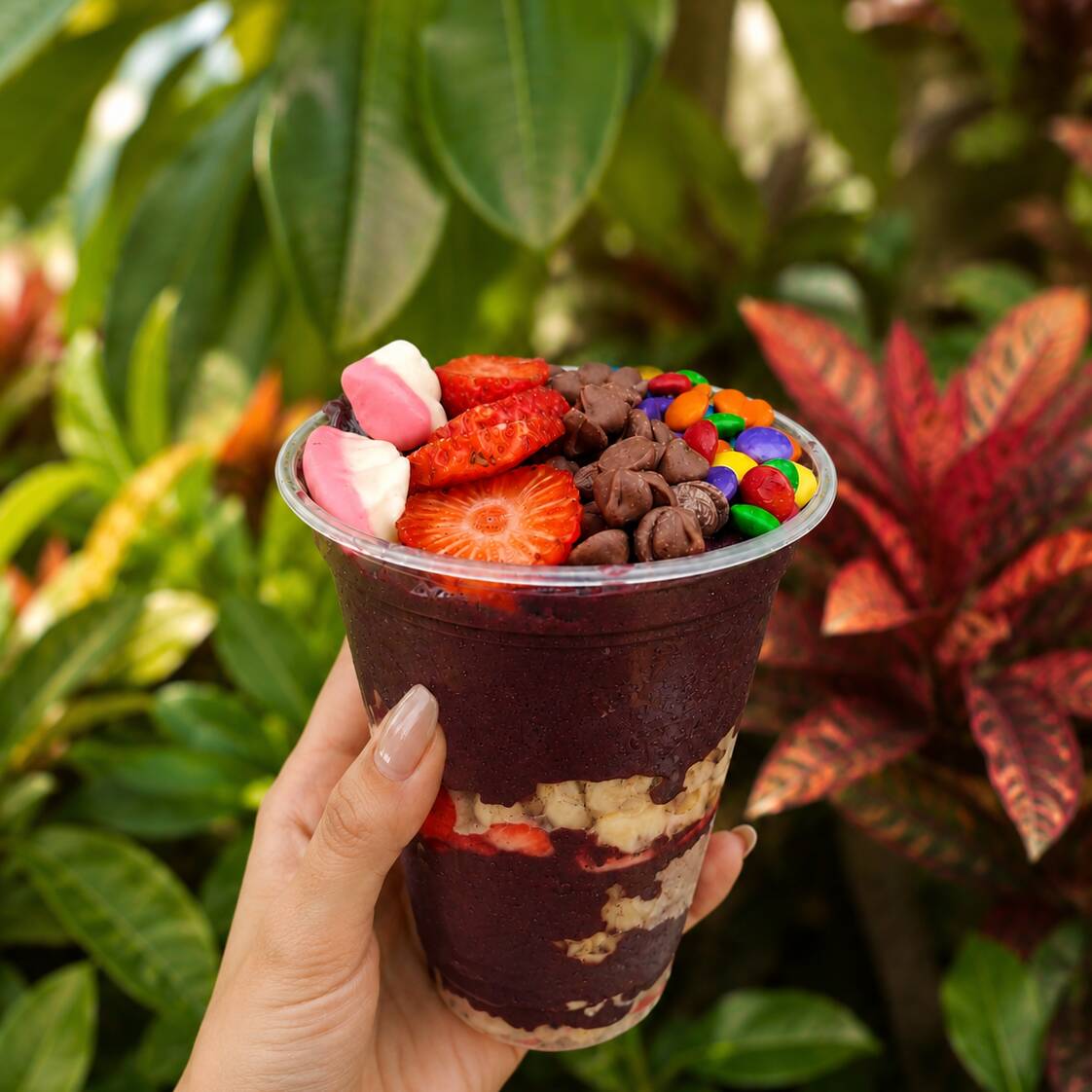 Nosso açaí tradicional, cremoso e batido na medida certa 💜
Escolha o tamanho ideal e monte do seu jeito com 3 complementos grátis para deixar cada colherada ainda mais gostosa.