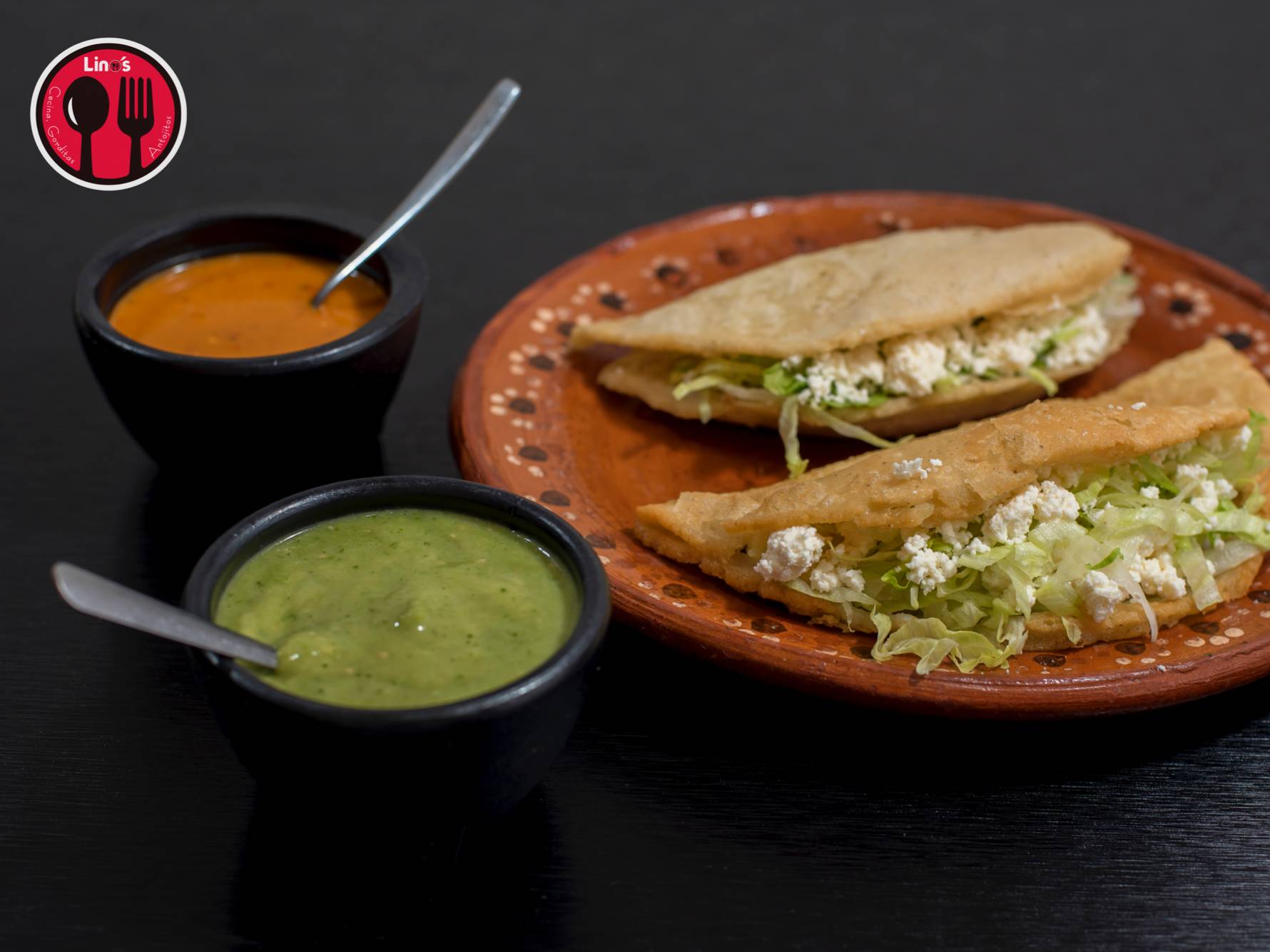 Quesadilla Frita de Tinga de Pollo