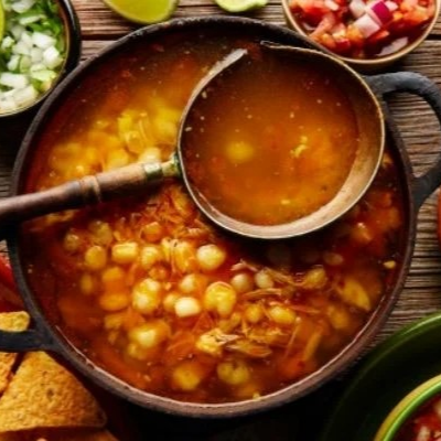 Pozole Rojo con Pollo 2Lts